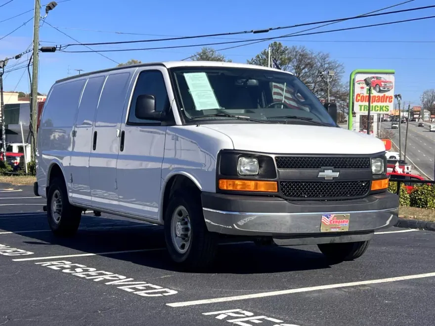2017 Chevrolet Express 2500 photo 1