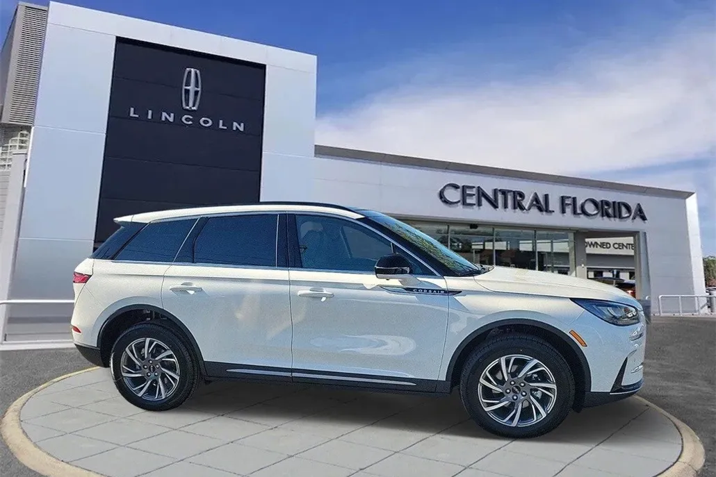 2025 Lincoln Corsair Premiere photo 1