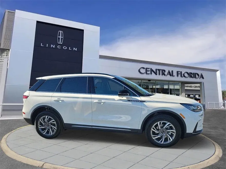 2025 Lincoln Corsair Premiere photo 1