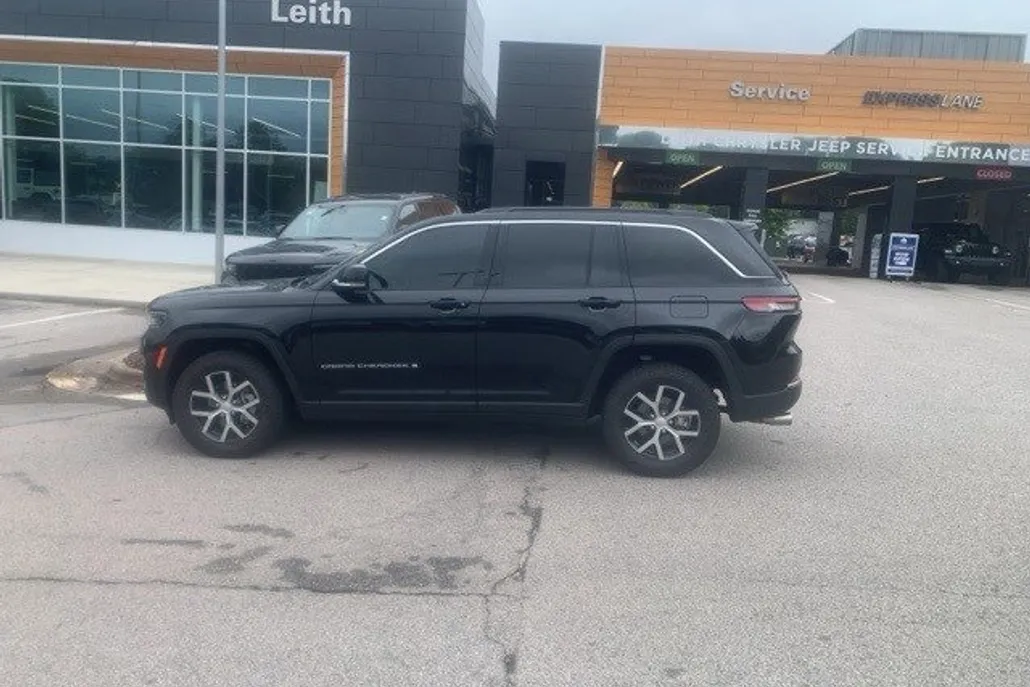 2025 Jeep Grand Cherokee Limited photo 1