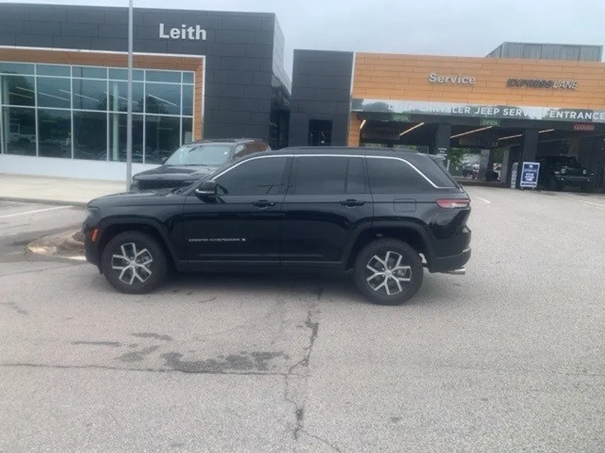 2025 Jeep Grand Cherokee Limited photo 1