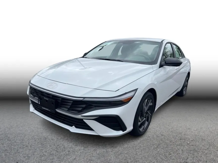 2025 Hyundai Elantra SEL photo 1