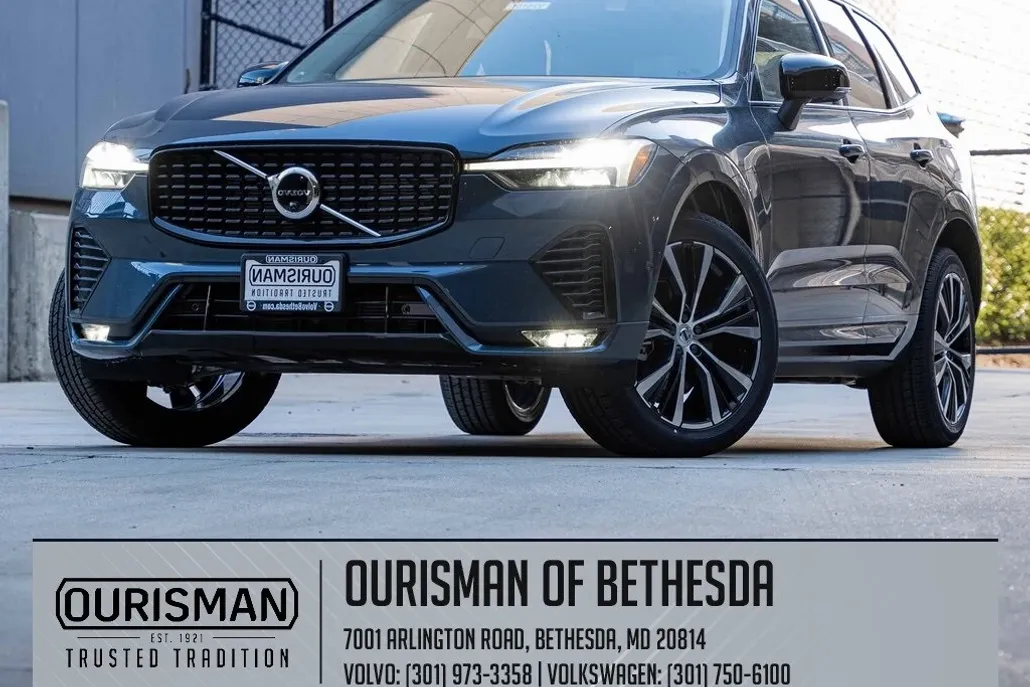 2025 Volvo XC60 B5 Plus photo 1