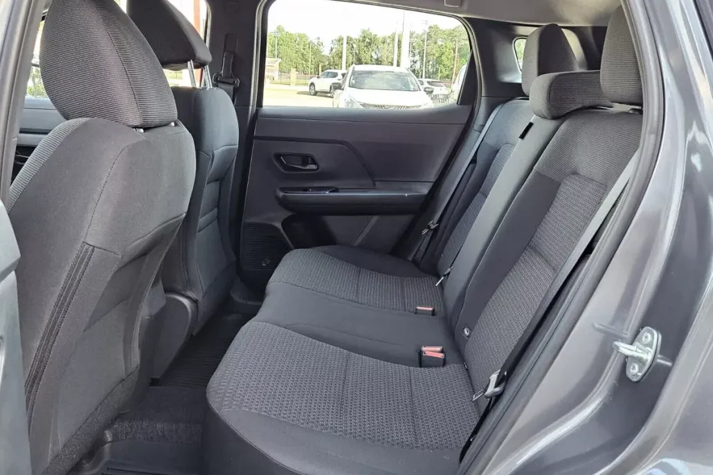 2025 Nissan Kicks S photo 1