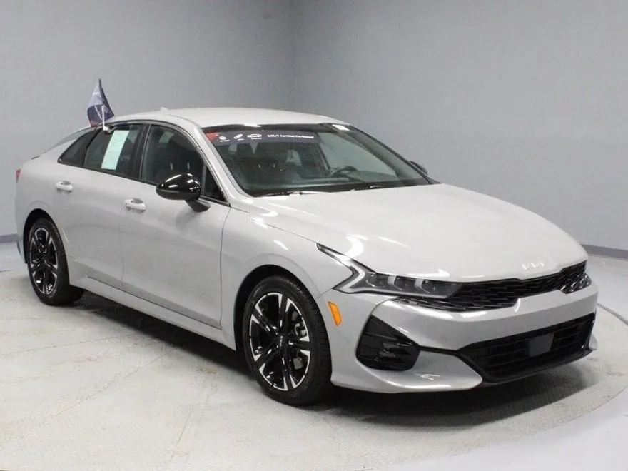 2024 Kia K5 GT-Line photo 1