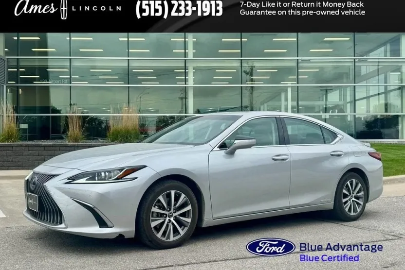 2021 Lexus ES 300h photo 1