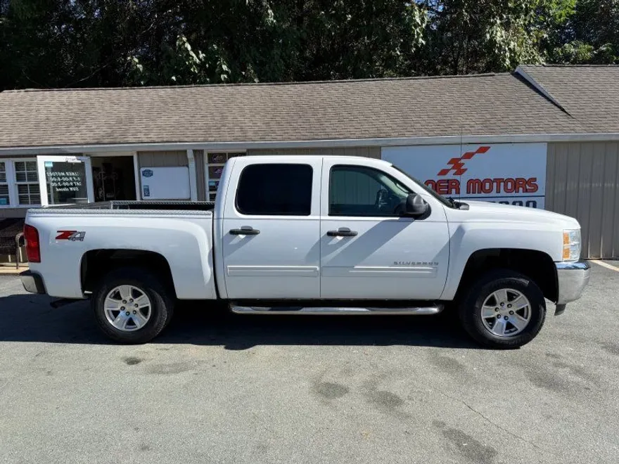2012 Chevrolet Silverado 1500 LT photo 1