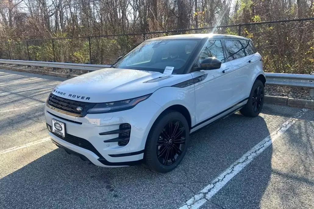 2025 Land Rover Range Rover Evoque Dynamic SE photo 1