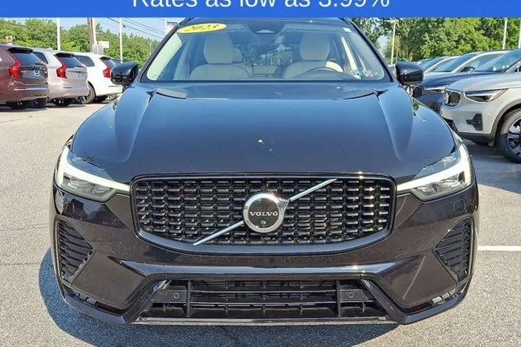 2023 Volvo XC60 B5 Plus photo 1