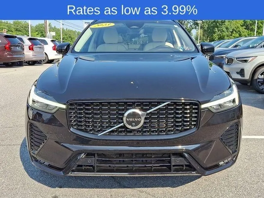 2023 Volvo XC60 B5 Plus photo 1