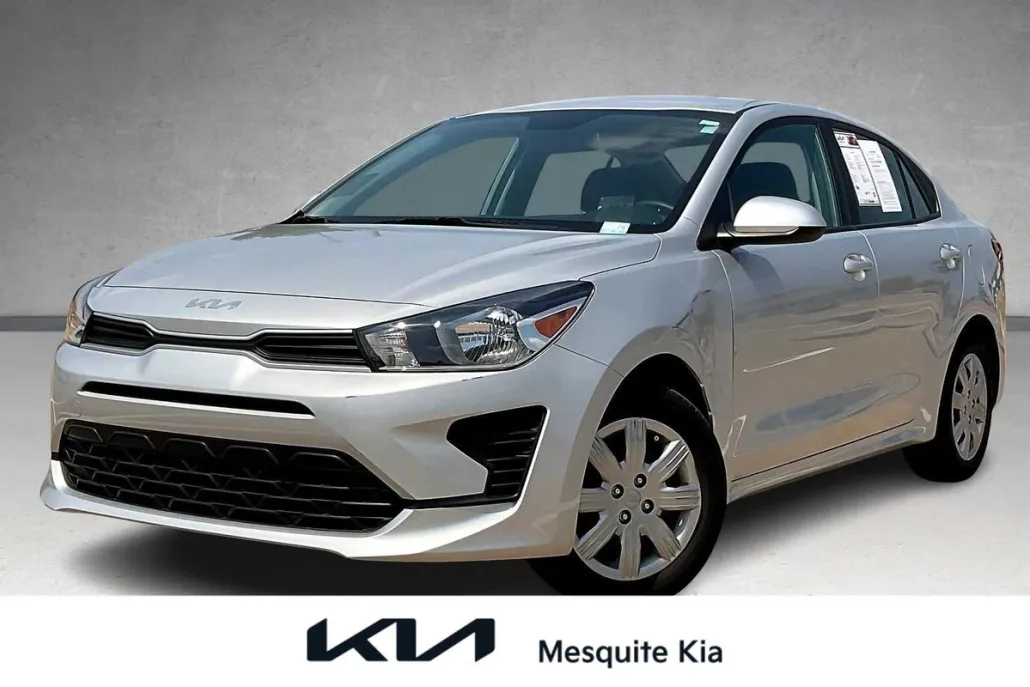 2023 Kia Rio LX photo 1