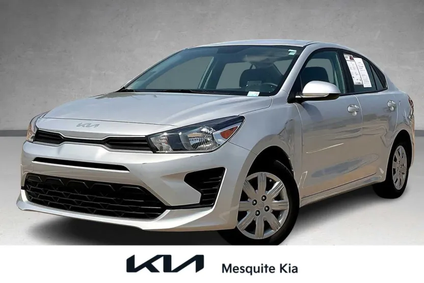 2023 Kia Rio LX photo 1
