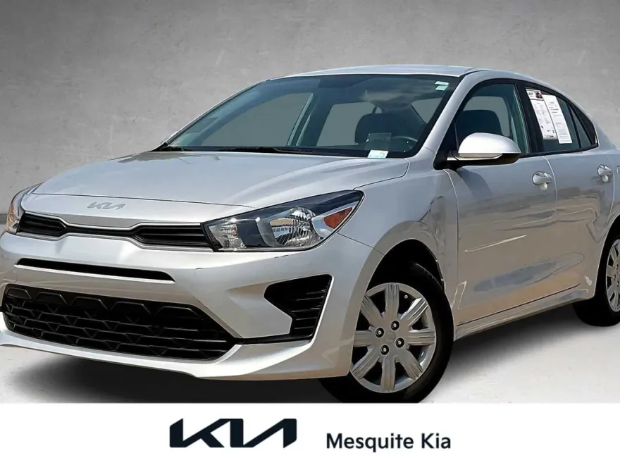 2023 Kia Rio LX photo 1