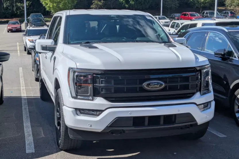 2022 Ford F-150 Lariat photo 1