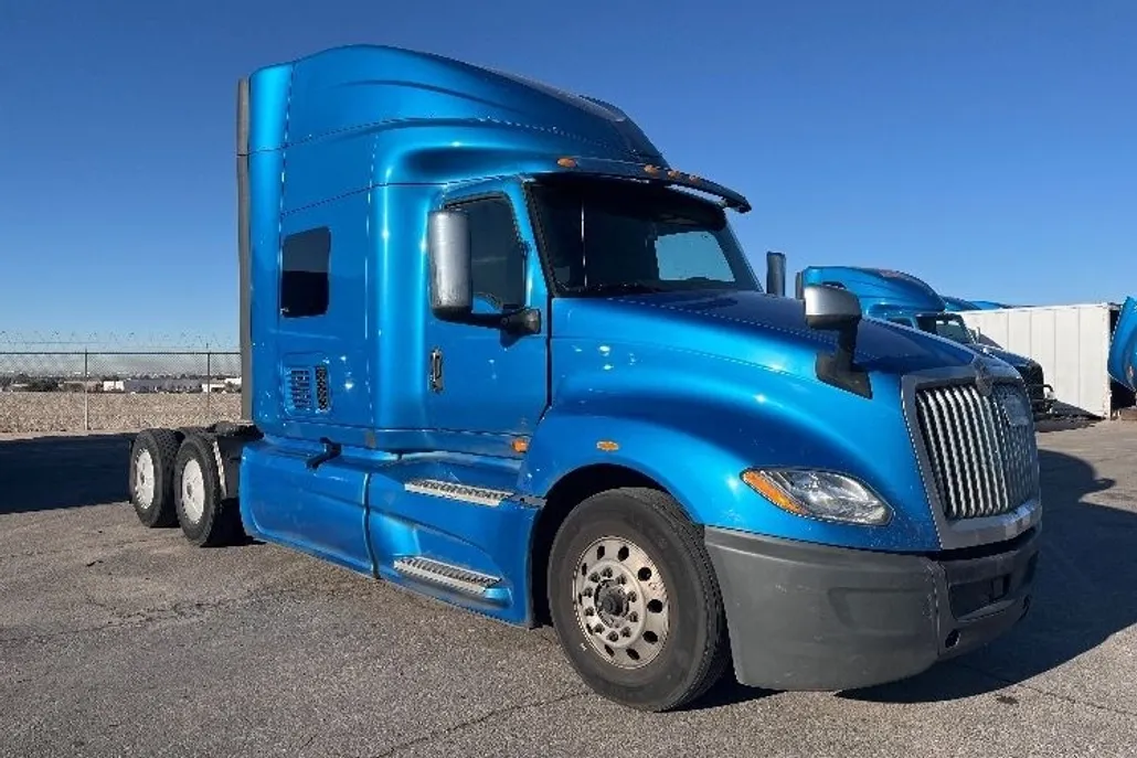 2020 International LT625 LT photo 1