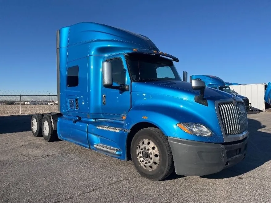 2020 International LT625 LT photo 1