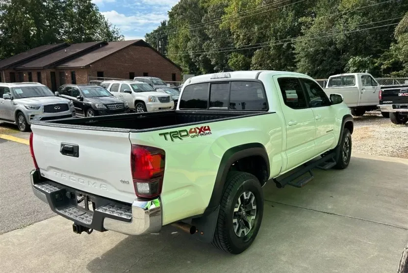 2019 Toyota Tacoma SR5 Double Cab Long Bed V6 4x4 photo 1