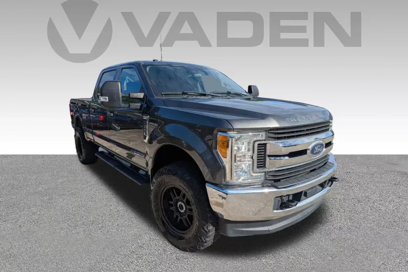 2017 Ford F-250 XLT photo 1