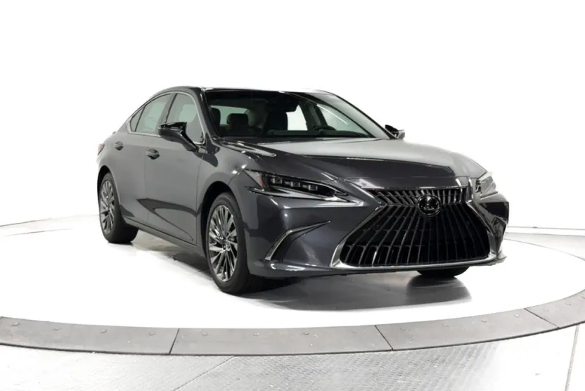 2025 Lexus ES 300h Ultra Luxury photo 1