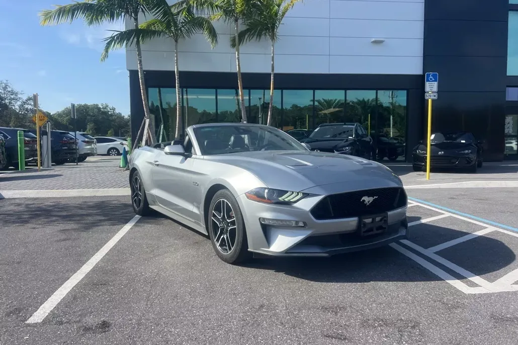 2022 Ford Mustang GT Premium photo 1