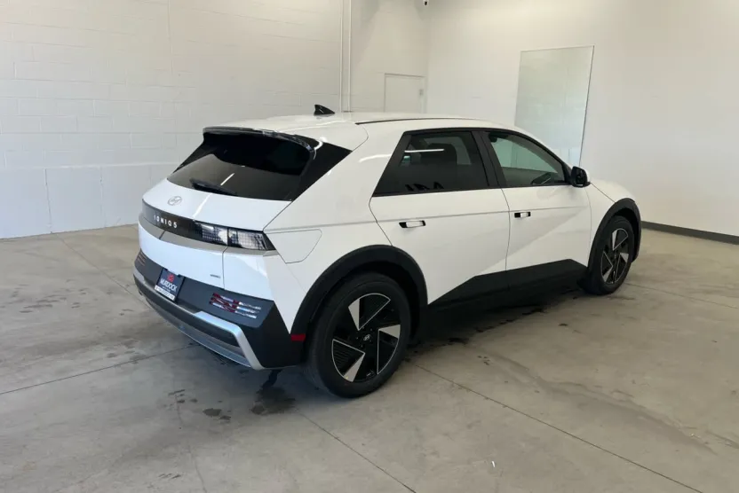 2025 Hyundai Ioniq 5 SE photo 1