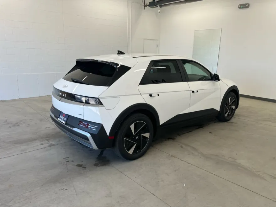 2025 Hyundai Ioniq 5 SE photo 1