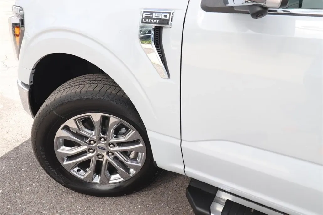 2025 Ford F-150 Lariat photo 1