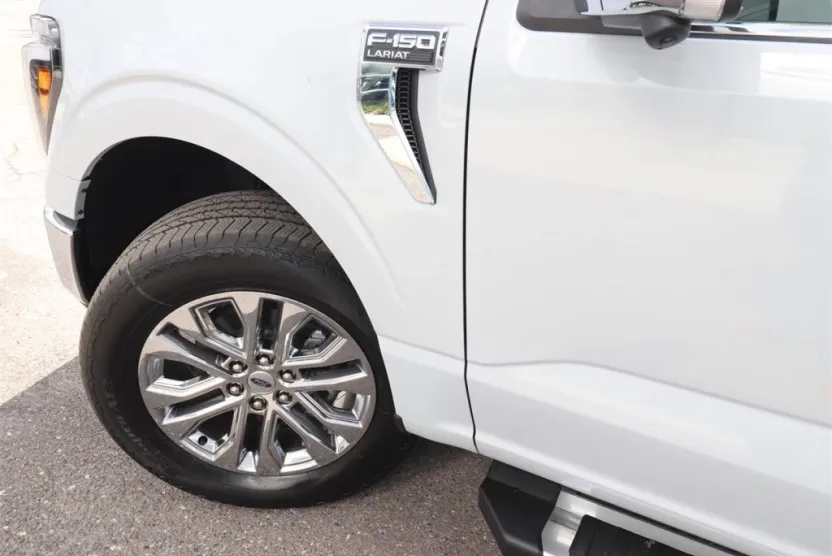 2025 Ford F-150 Lariat photo 1