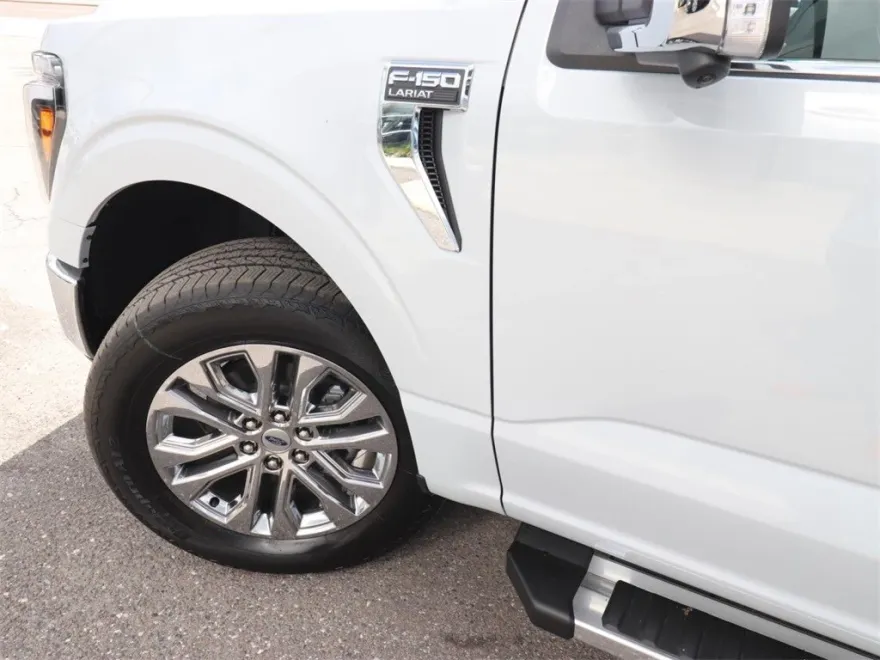 2025 Ford F-150 Lariat photo 1