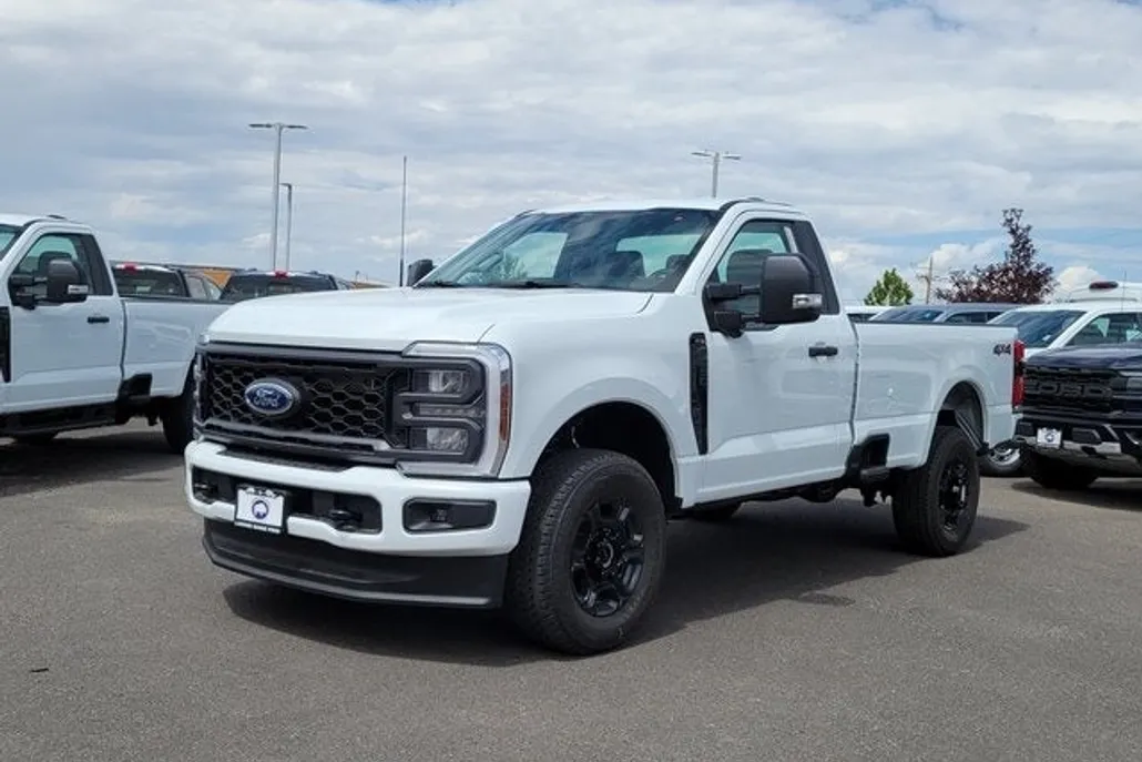 2025 Ford F-350 XL photo 1