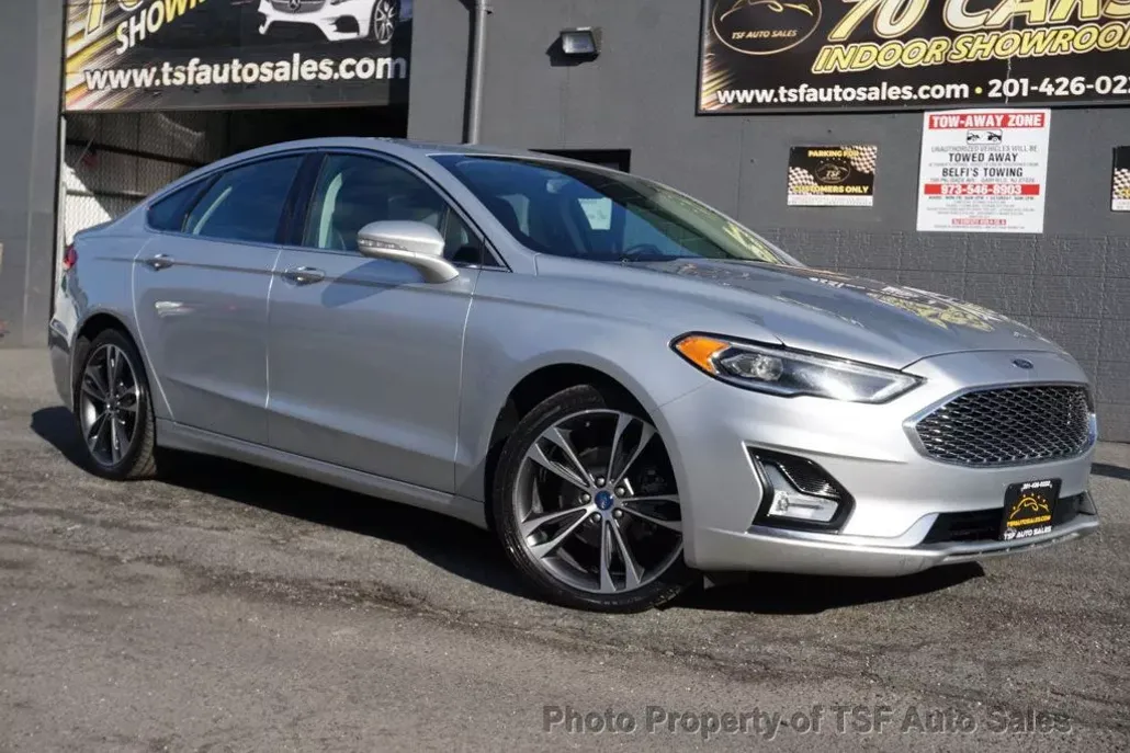 2019 Ford Fusion Titanium photo 1