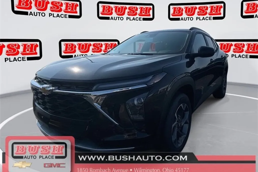 2025 Chevrolet Trax LT photo 1
