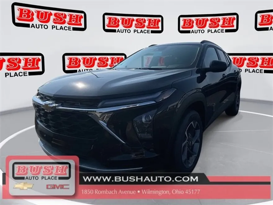2025 Chevrolet Trax LT photo 1