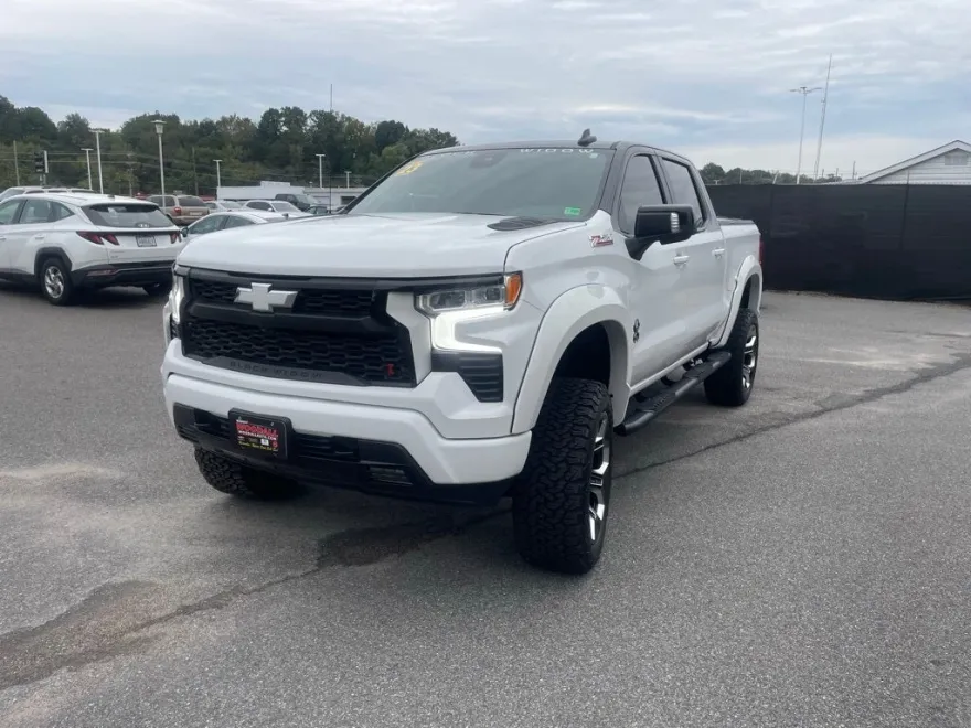 2023 Chevrolet Silverado 1500 RST photo 1