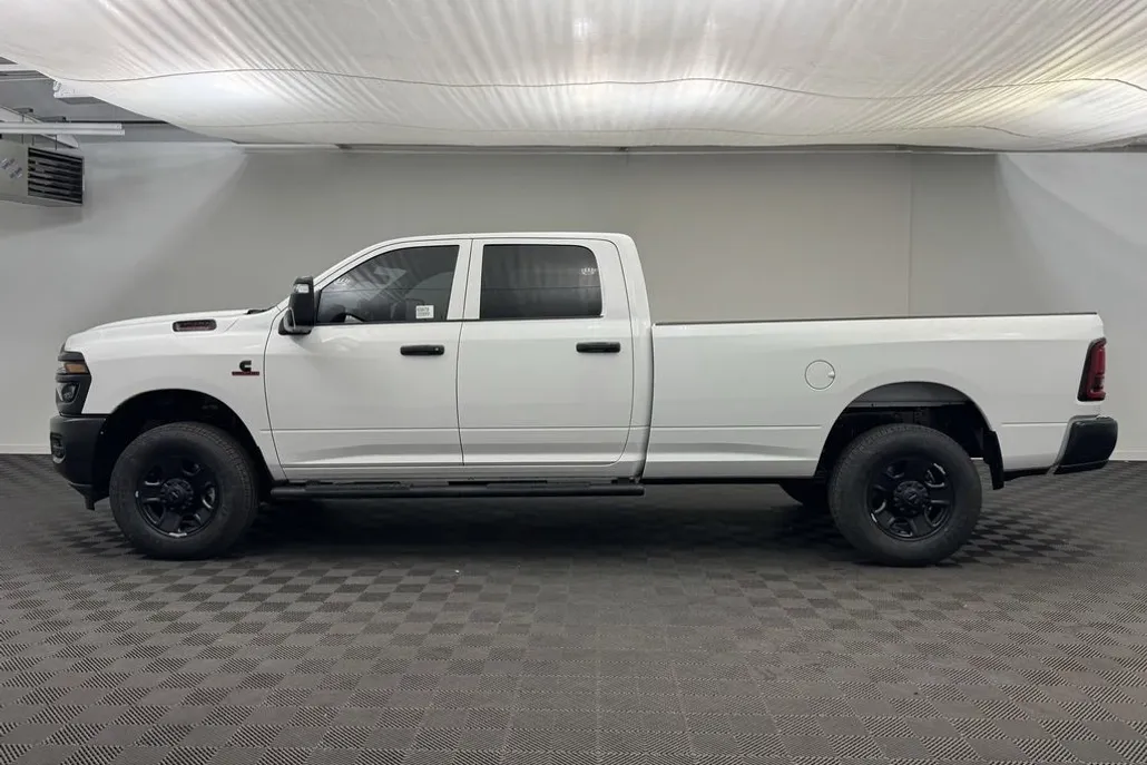 2025 Ram 3500 Tradesman photo 1