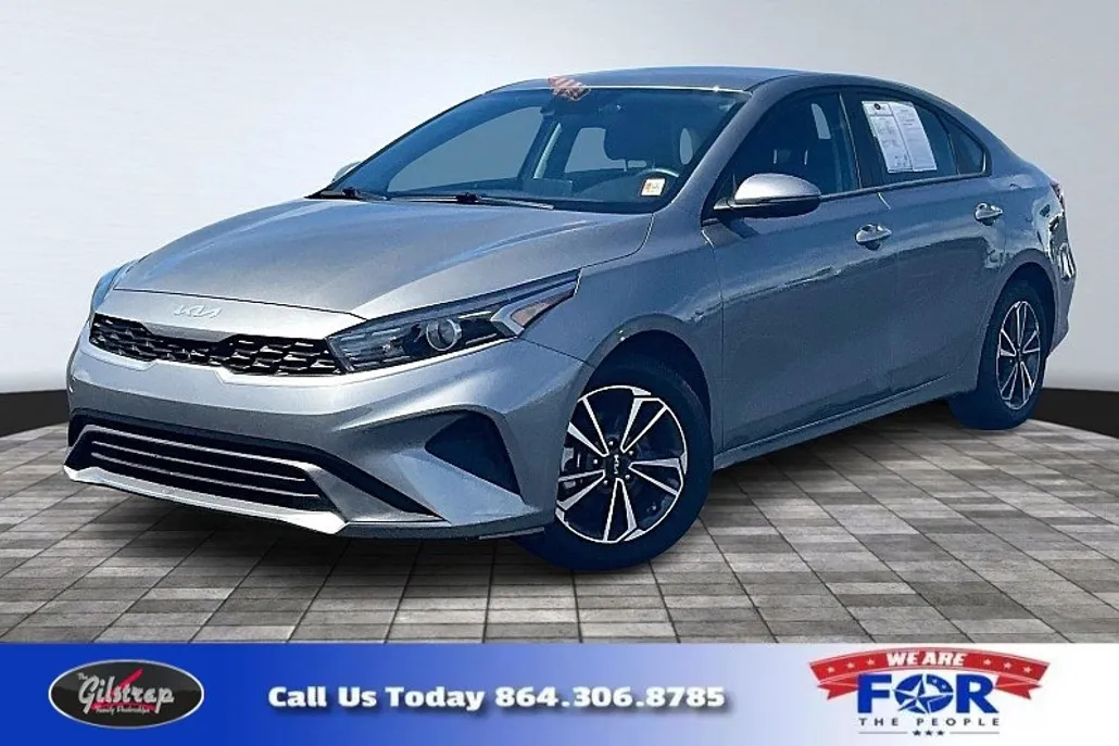 2024 Kia Forte LXS photo 1