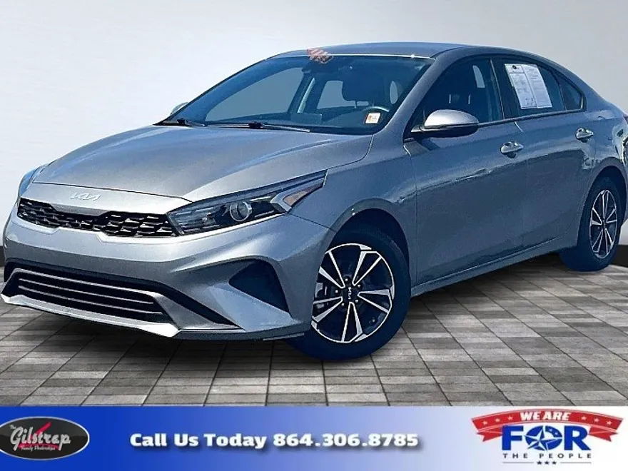 2024 Kia Forte LXS photo 1