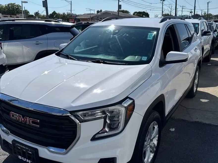 2022 Gmc Terrain SLE photo 1
