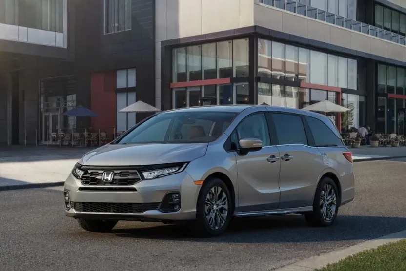 2026 Honda Odyssey Touring photo 1
