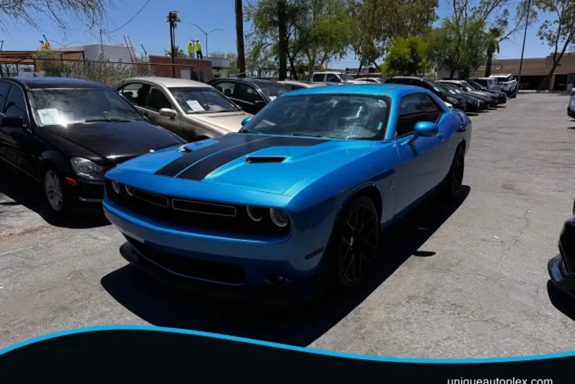 2015 Dodge Challenger Scat Pack photo 1