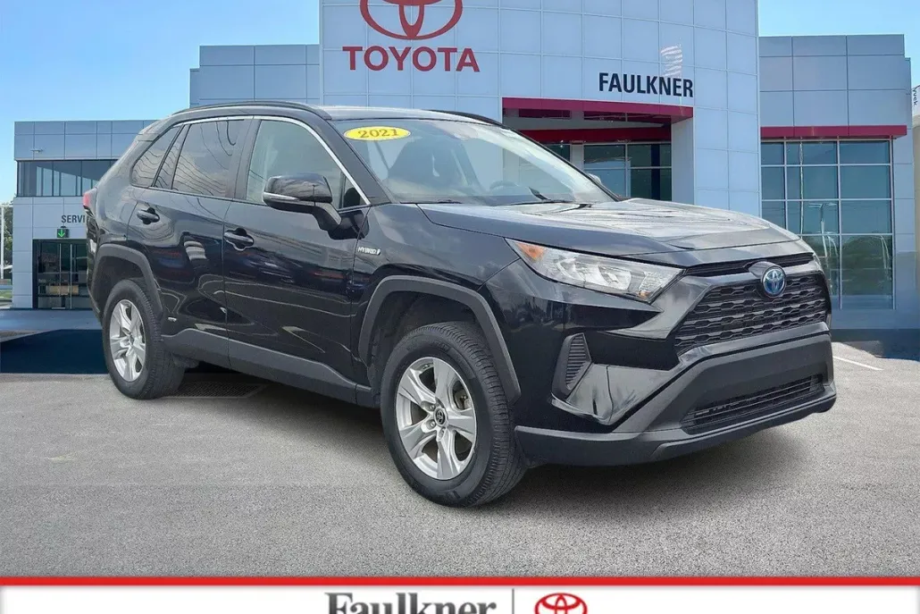 2021 Toyota RAV4 Hybrid LE photo 1