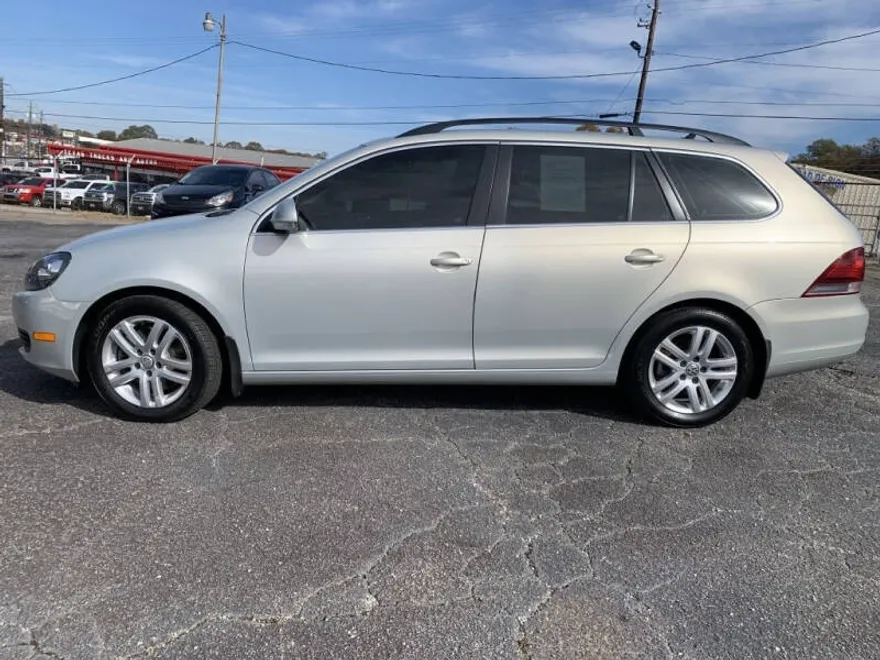 2011 Volkswagen Jetta SportWagen TDI photo 1