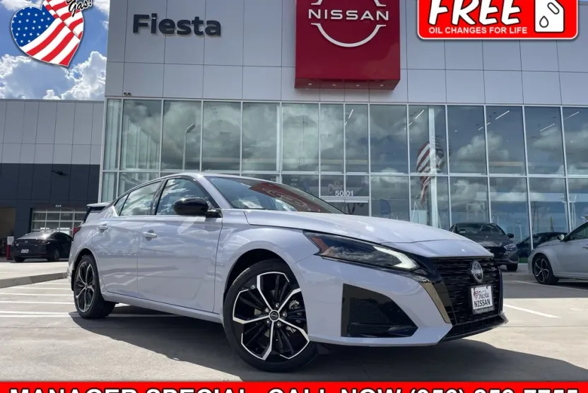 2025 Nissan Altima SR photo 1
