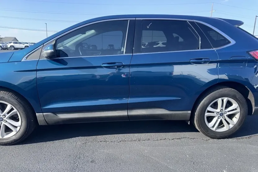 2020 Ford Edge SEL photo 1
