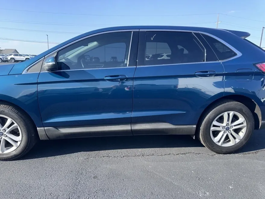 2020 Ford Edge SEL photo 1