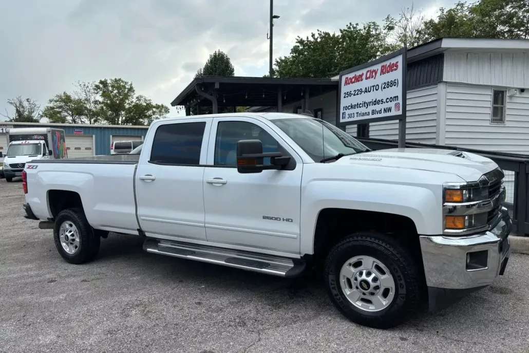 2018 Chevrolet Silverado 2500HD LT photo 1