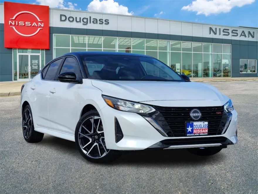 2025 Nissan Sentra SR photo 1