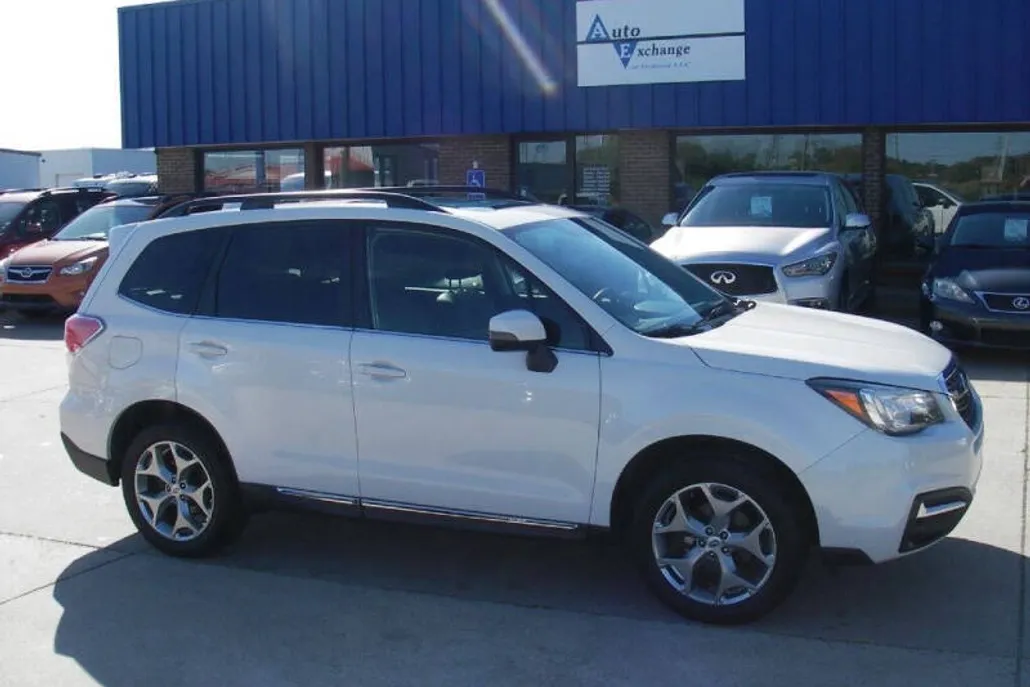 2017 Subaru Forester 2.5i Touring photo 1