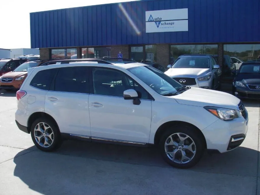 2017 Subaru Forester 2.5i Touring photo 1