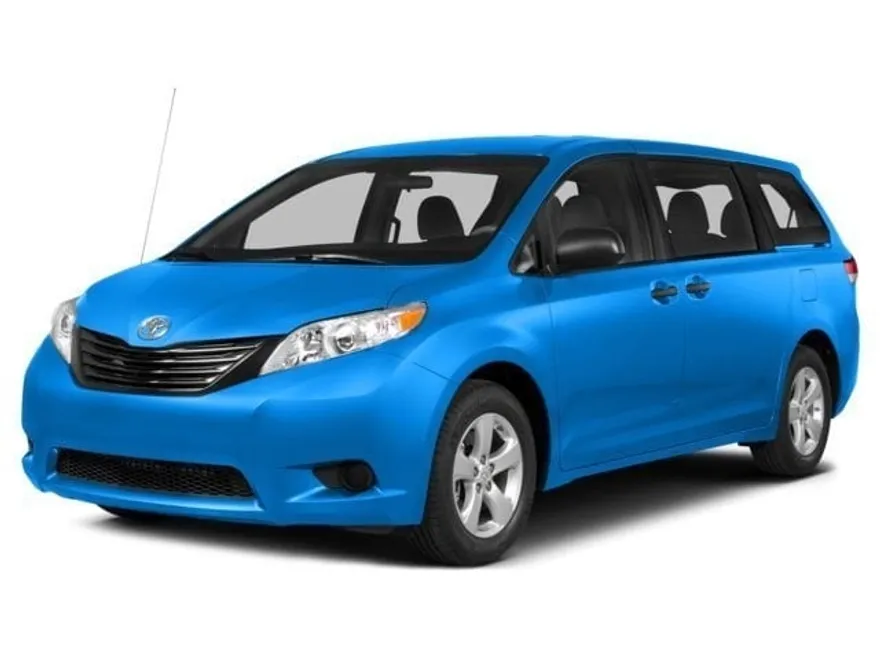 2015 Toyota Sienna LE photo 1